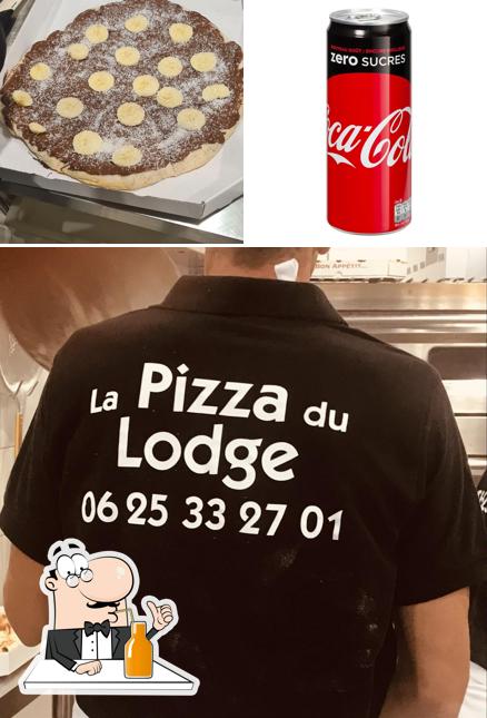 Profitez d'un verre à Pizza du Lodge