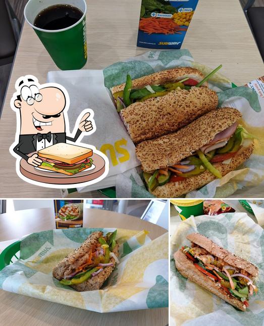 Commmandez un sandwich à Subway