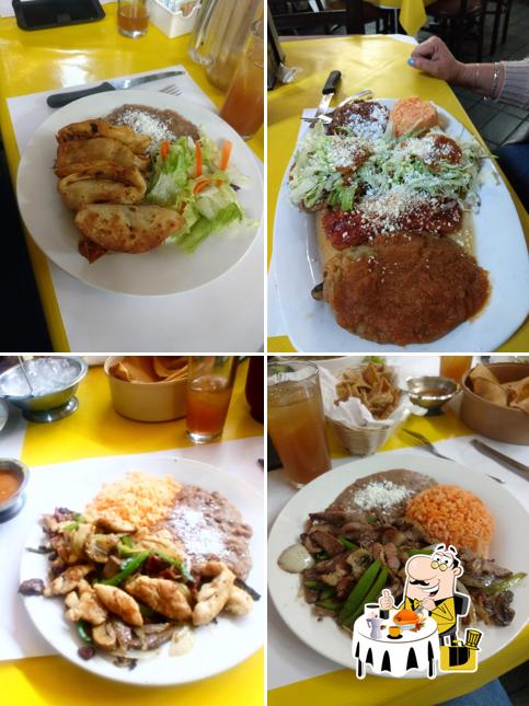 Food at Rincón Azteca
