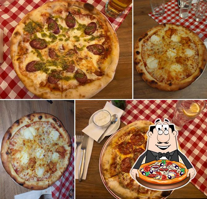 Try out pizza at Pizza Capella Bansko