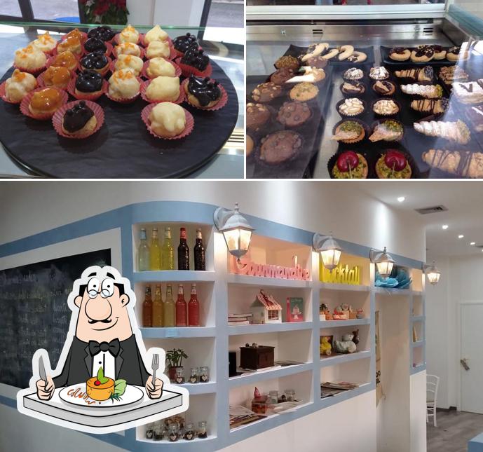 Mira las fotos que hay de comida y interior en Dharma's Cake