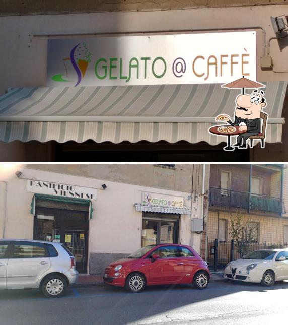 Gli esterni di Gelato&Caffe'