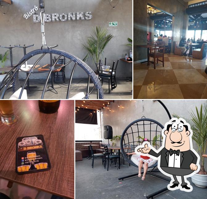 O interior do Bistro D' Bronks