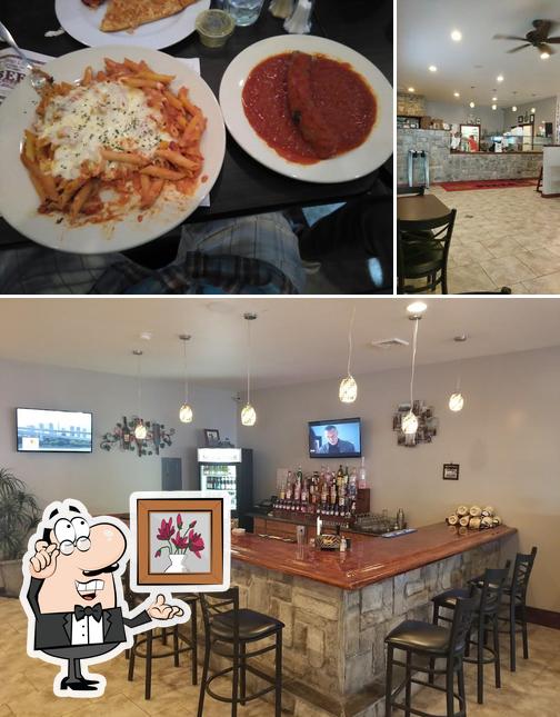 Mira las imágenes que muestran interior y pizza en Little Italy II