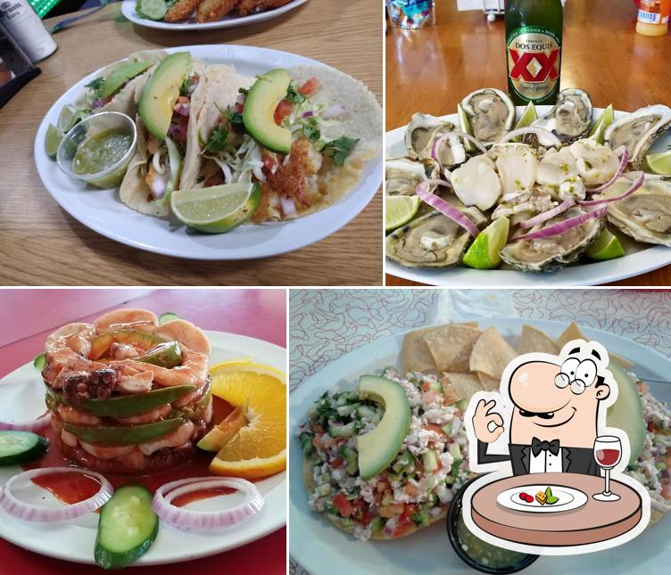 Tacos, oysters and ceviche at El Nayarit