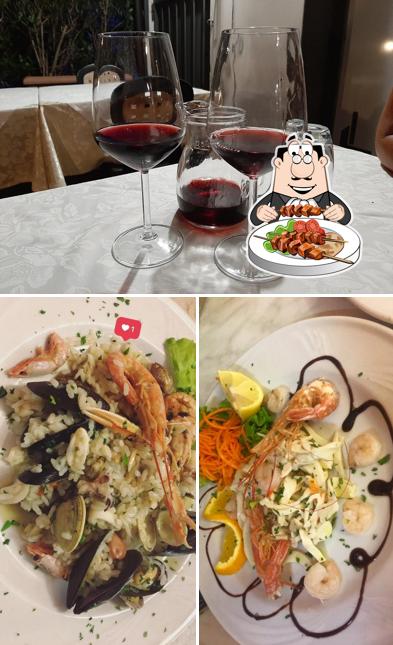 Tra le varie cose da Pepe e Sale si possono trovare la cibo e vino