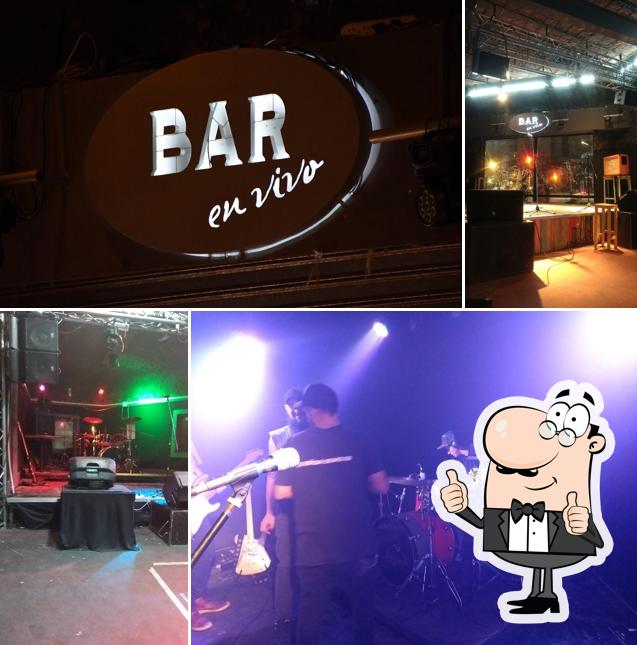 Look at the image of Bar En Vivo