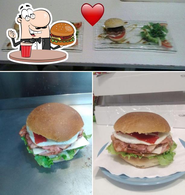 Pide una hamburguesa en Hamburgueseria Bora Rio