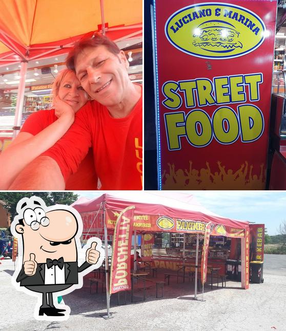 Regarder la photo de Luciano E Marina Street Food