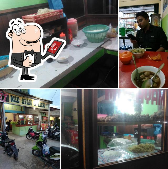 Here's a photo of Mie Ayam & Bakso 77 Pacitan