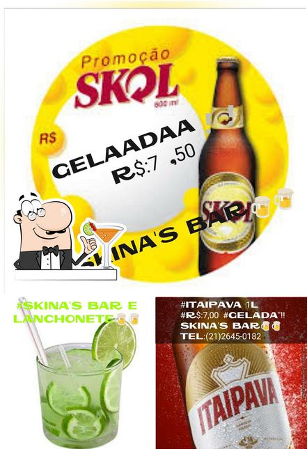 Tome uma bebida do menu