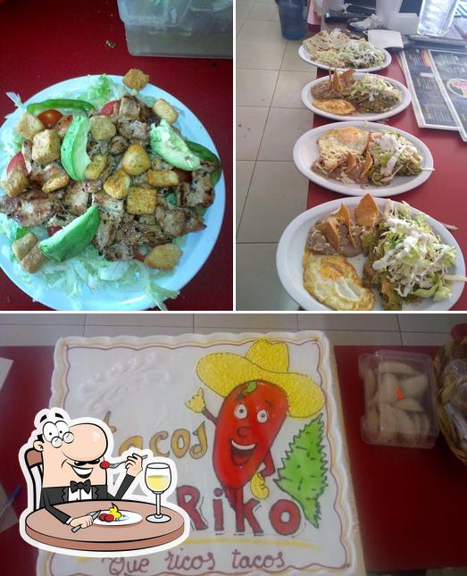 Meals at Tacos Ta'Riko. (Que Ricos Tacos.)