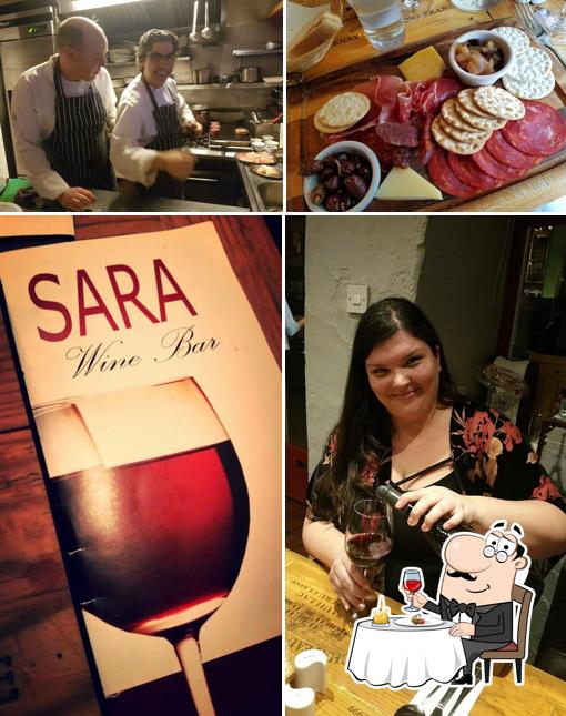 Es estupendo disfrutar de una copa de vino en Chez Sara