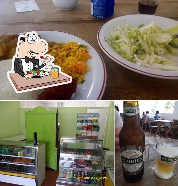 Confira a foto mostrando comida e cerveja a Restaurante Varanda