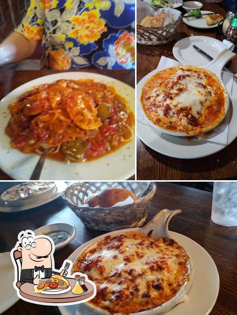 Попробуйте пиццу в "Roma Italian Restaurant"