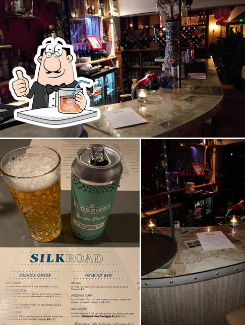 Напитки и барная стойка в Silk Rd Restaurant Heswall
