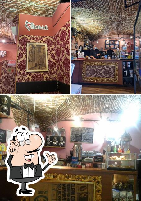 Caffe Fratelli Nadotti si caratterizza per la interni e bancone da bar