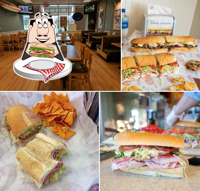 Попробуйте бутерброды в "Jersey Mike's Subs"