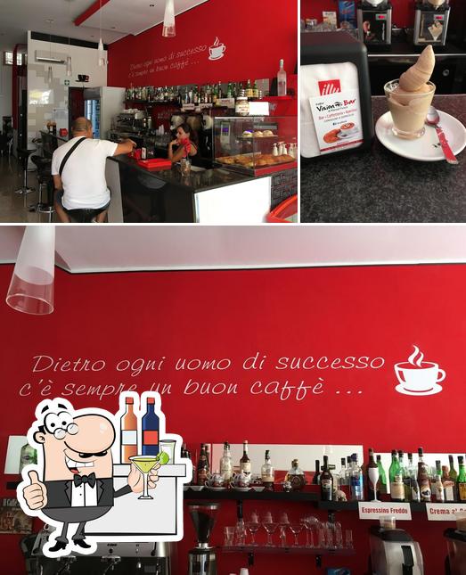 Tra le varie cose da Vision Bar si possono trovare la bancone da bar e dolce