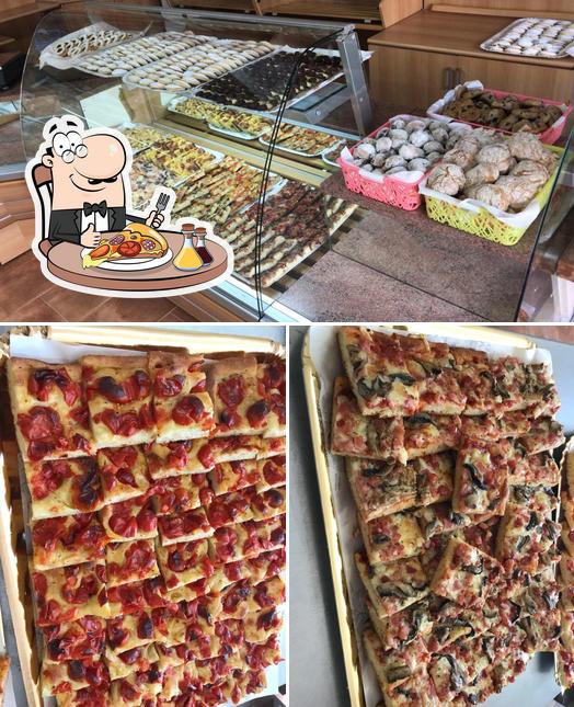 Scegli una pizza a Panificio salumeria gastronomia La vecchia tradizione