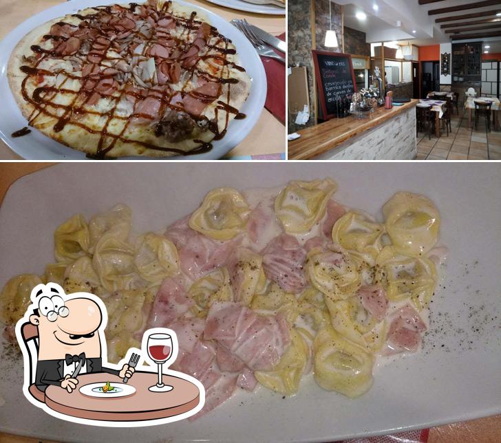 Entre los distintos productos que hay en Trattoria Pizzeria La Bambina también tienes comida y interior