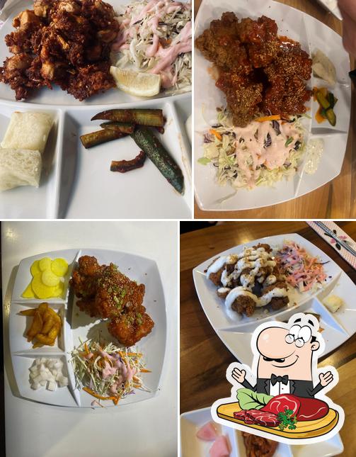 SOO KOREAN & FAR EAST FOOD BAR tiene platos con carne