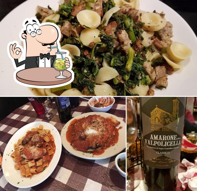 The image of drink and food at Reggiano's Brick Oven Pizza