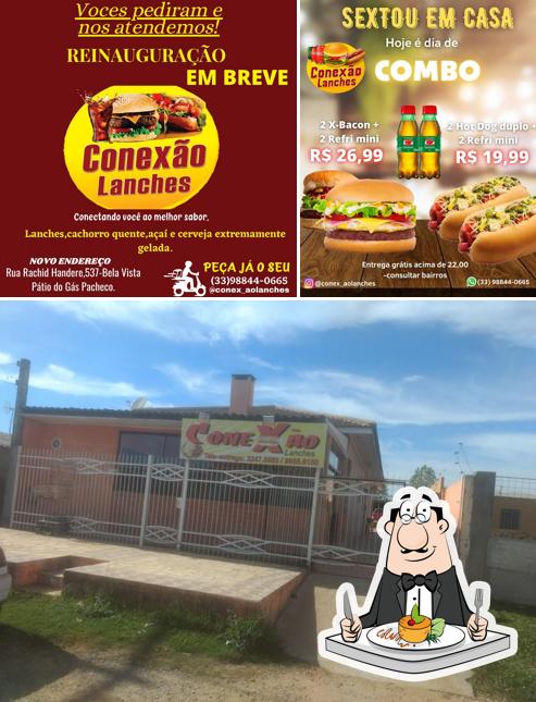 Entre diversos coisas, comida e exterior podem ser encontrados no Conexão Lanches