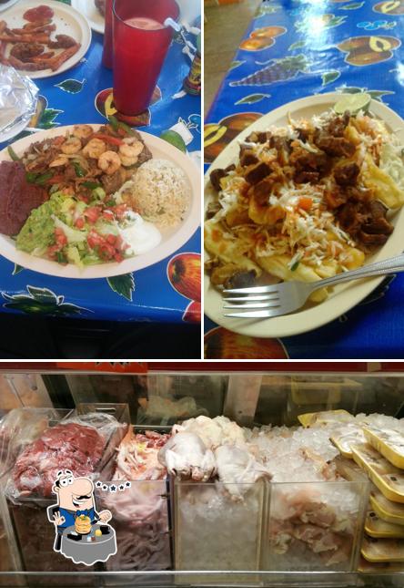Еда в "Sabor Latino Restaurant and Abarrotes Fuente de Dios"