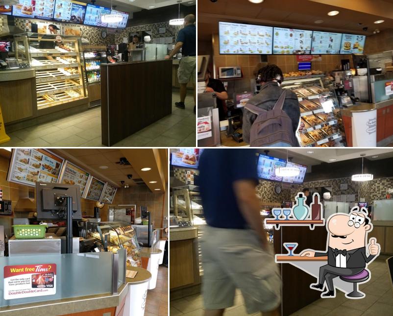 L'intérieur de Tim Hortons