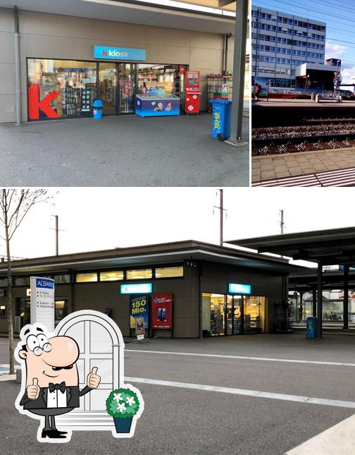 Dai un’occhiata alla foto che raffigura la esterno e interni di k kiosk