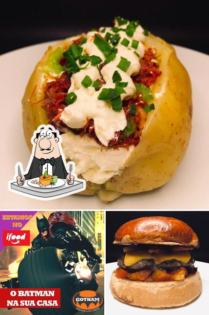 Comida em Gotham Burger & Confraria