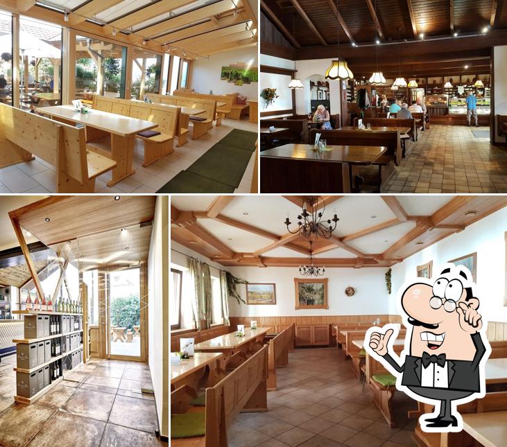 L'intérieur de Weingut Ott - viticulture and wine tavern