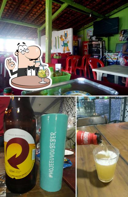Confira a ilustração mostrando bebida e comida no Velho Pampa Gaucho