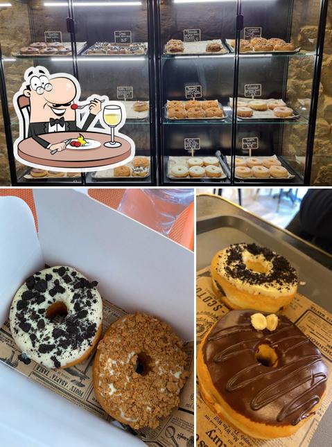 Parmi les diverses choses de la nourriture et la intérieur, une personne peut trouver sur DONUTS CORP. (Montpellier)