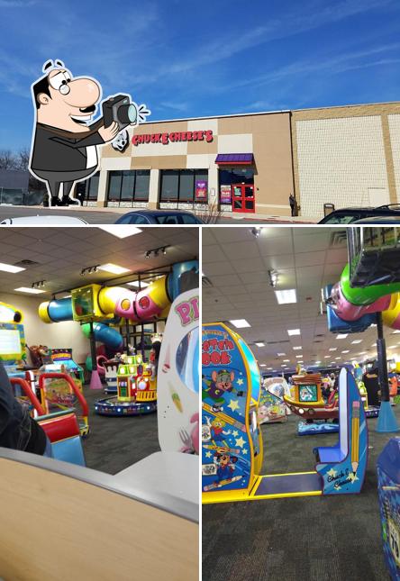 Chuck E. Cheese, 200 W Roosevelt Rd in Villa Park - Restaurant menu and ...