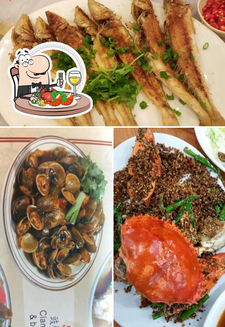 Отведайте блюда с морепродуктами в "又記海鮮火鍋"