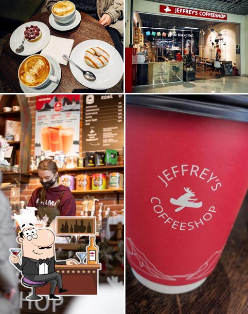 Это фото паба и бара "Jeffrey's Coffeeshop"
