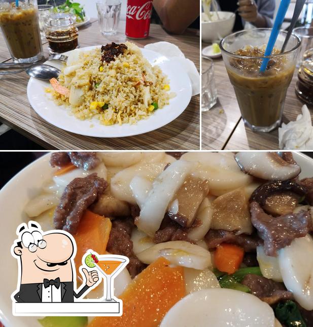 Estas son las fotografías que muestran bebida y comida en Yang's Hot Works Noodles & Dumplings