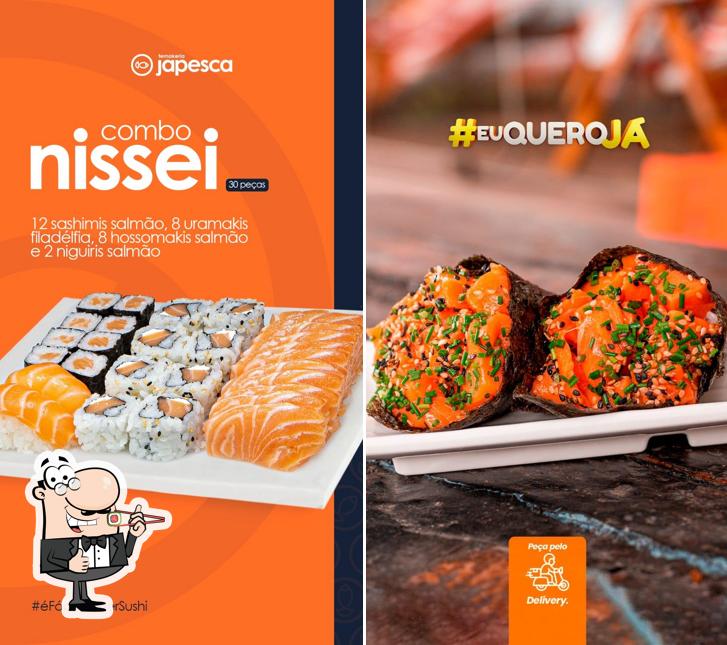 Rolos de sushi são servidos no Temakeria Japesca Santa Maria