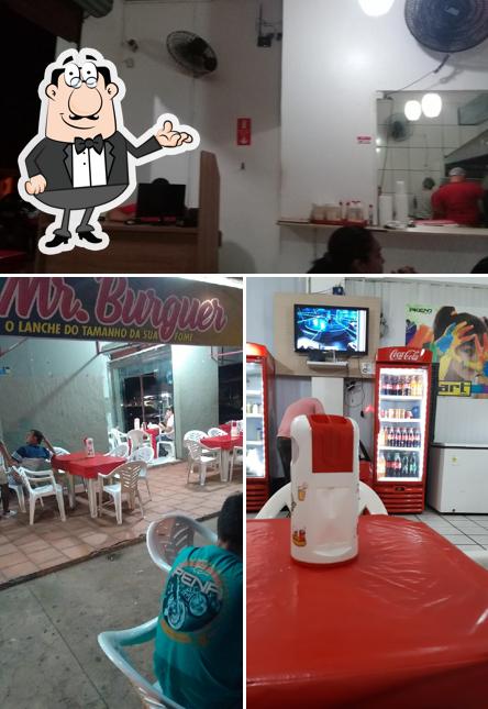 O interior do Mister Burguer