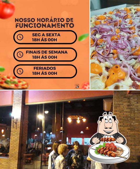 A Pizzaria Casa Velha se destaca pelo comida e interior