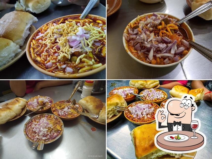 Food at Mamledar Kacheri Misal (Talao Pali)