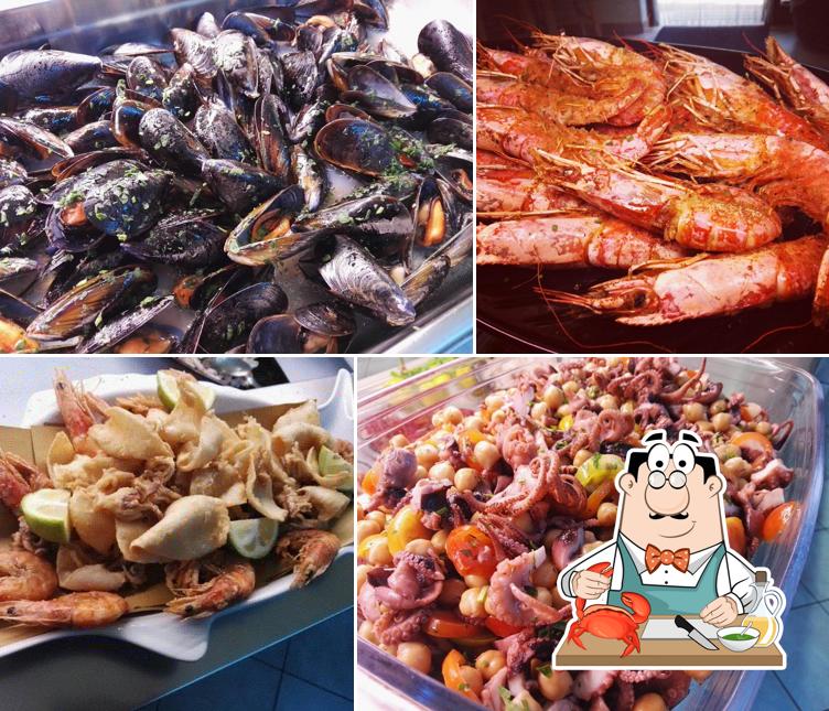 Ordina tra i vari piatti di mare disponibili a La Lampara Gastronomia Di Pesce D'Asporto, catering & eventi