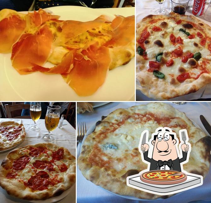 Order pizza at Pizzeria La Pignata