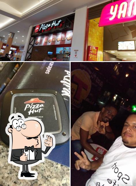 See the pic of Pizza Hut Shopping Guararapes: Pizzaria, Sobremesas em Jaboatão dos Guararapes
