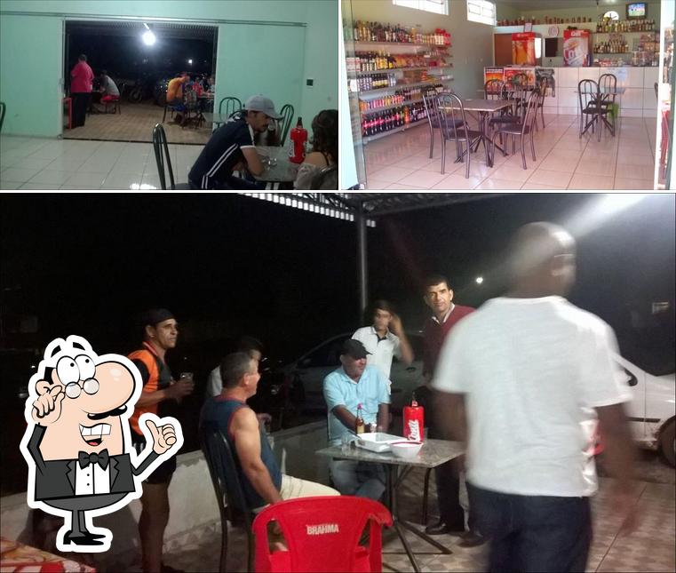 Veja imagens do interior do Faceburguer