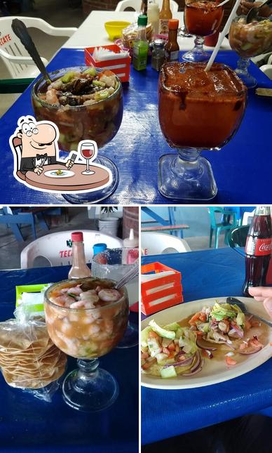 Mariscos Sinaloa restaurant, Rosarito, Calle Guadalupe Victoria colonia -  Restaurant reviews