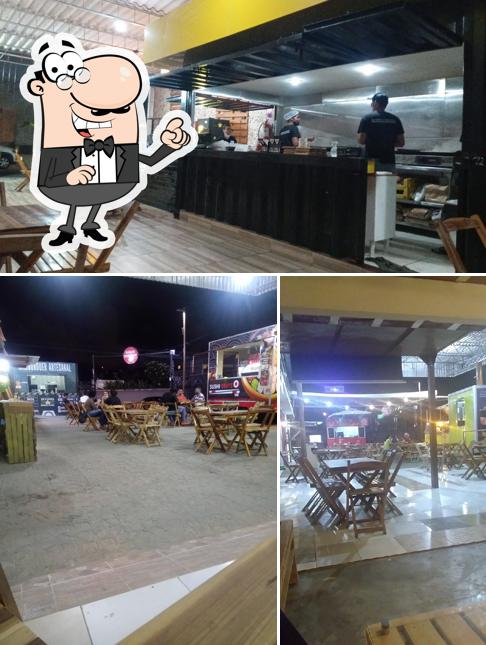 O interior do Saída de Emergência Food Truck