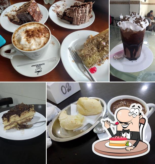 Café Soberano serve uma escolha de sobremesas